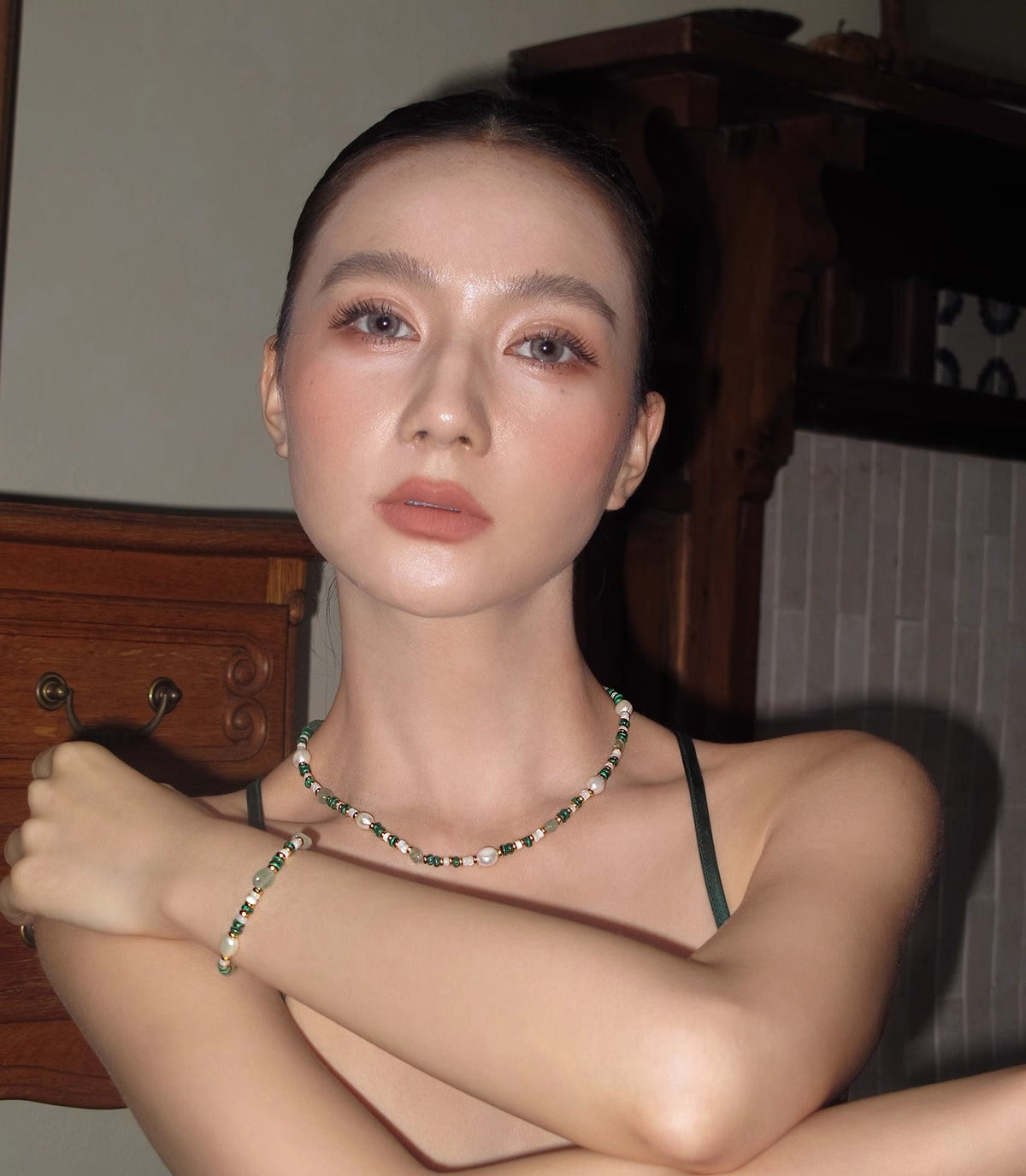 Natural pearl peacock stone green beaded necklace women's accessories light luxury niche 2025 new sweater chain neck chain