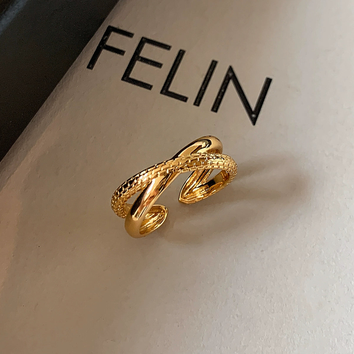 Unique twist pattern metal cross opening ring, female middle finger index finger adjustable light luxury niche design does not fade