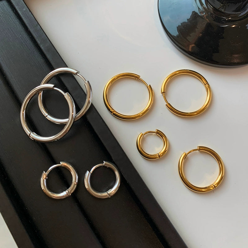 European and American simple size round plain circle earrings women's 2025 new high-end gold and silver earrings temperament earrings