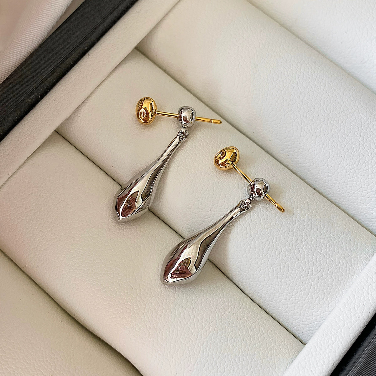 925 Silver Needle Gold Silver Water Drop Earrings Women's Face Small Light Luxury Premium 2025 New Metal Earrings Earrings
