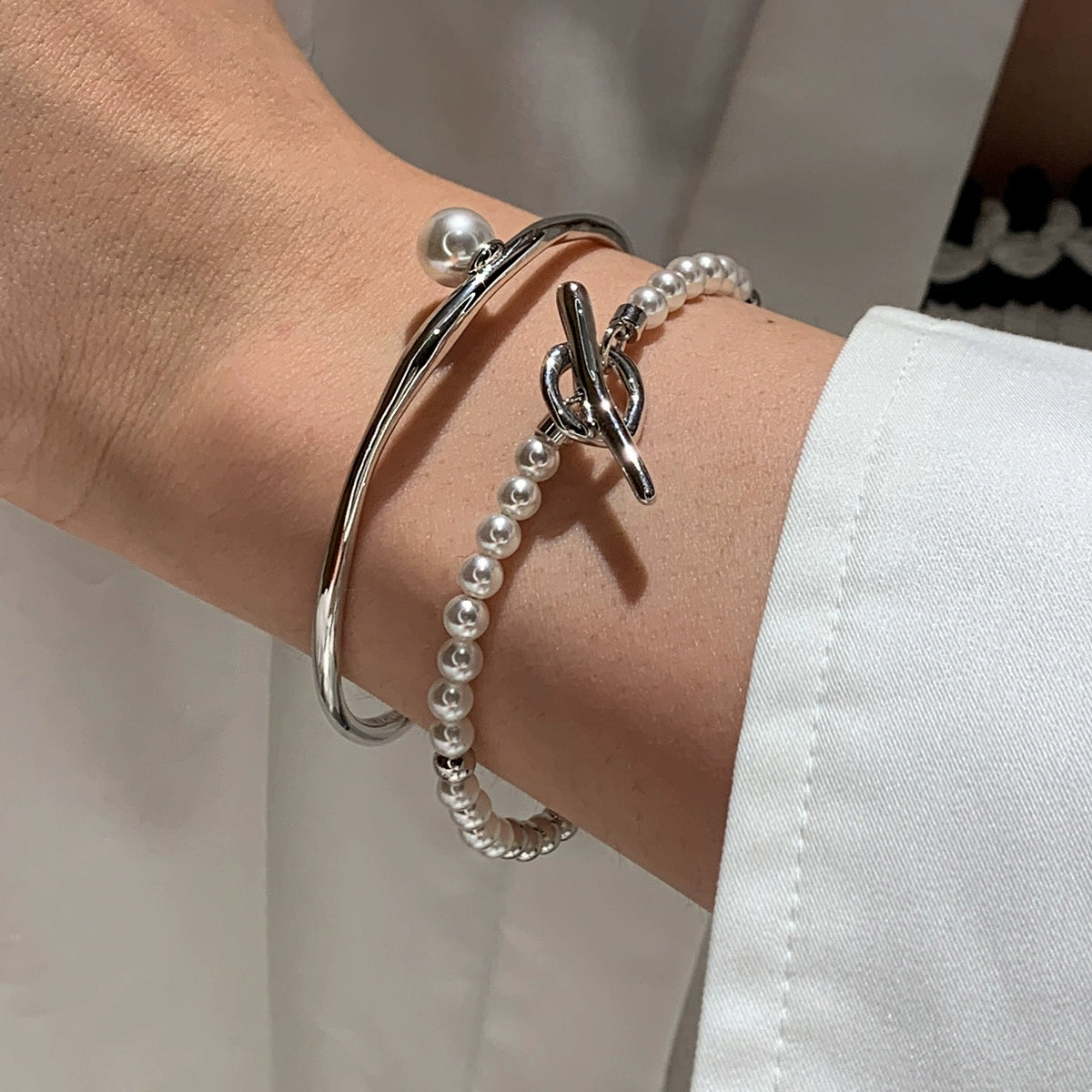 Simple and versatile silver pearl bracelet bracelet women's summer 2025 new double-layer stacked wear light luxury high-end bracelet