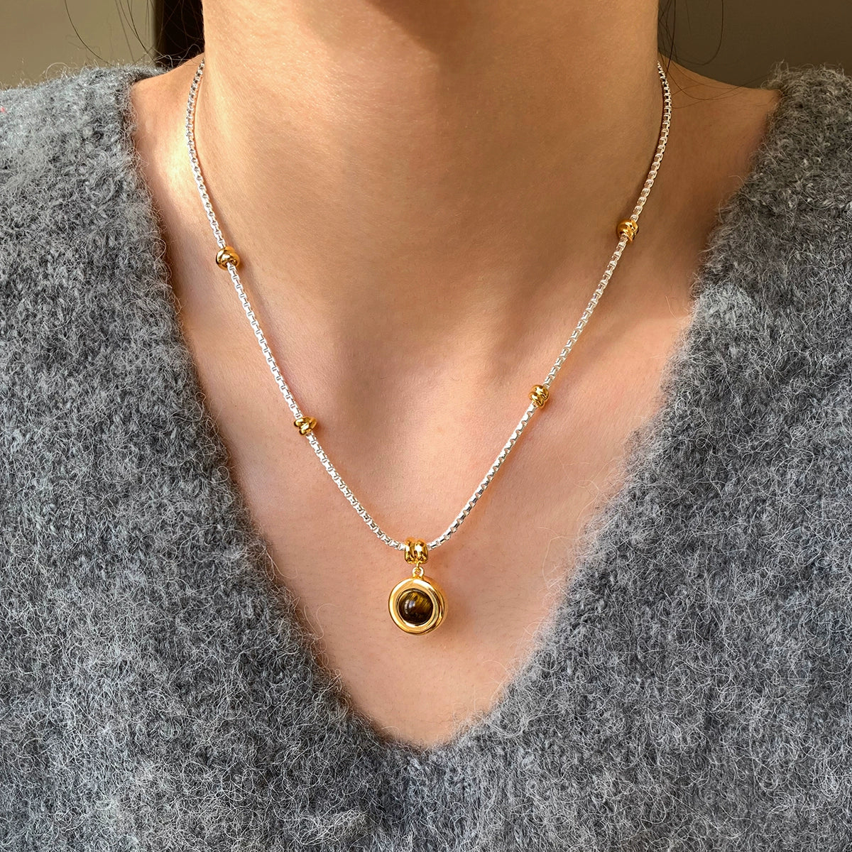 Natural tiger's eye stone pendant gold and silver color matching beaded necklace women's sweater chain accessories 2025 new high-end neck chain