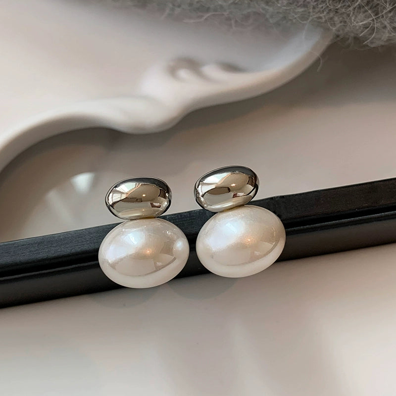 S925 silver needle flat steamed bread big pearl stud earrings women's light luxury niche design sense high-end unique earrings earrings