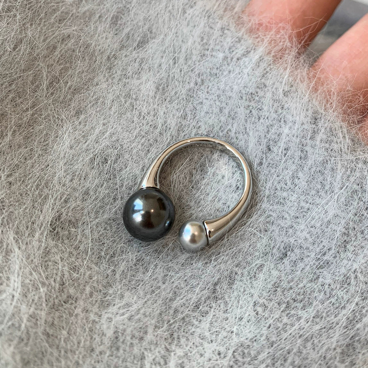 French Australian white gray pearl ring women's opening adjustable 2025 new high-end niche exquisite index finger middle finger