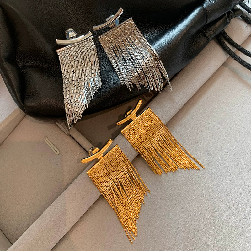 Smile Waterfall long fringed earrings for women show a small face, light luxury, niche high-end sense, unique high-end stud earrings and ear jewelry