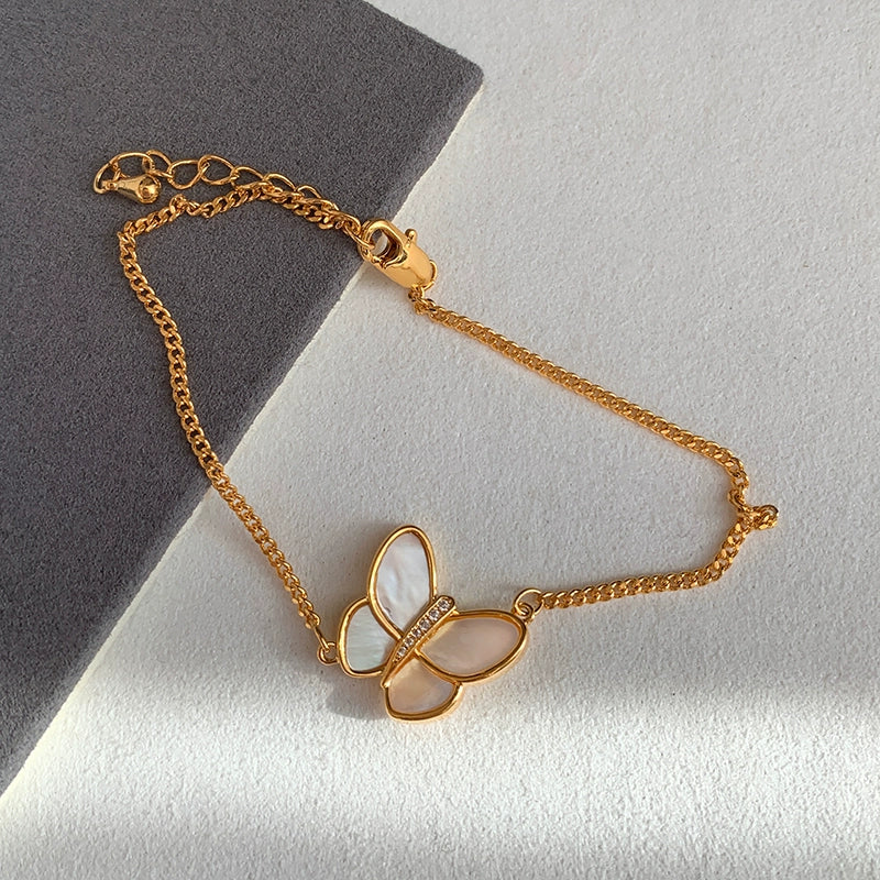 Natural white fritillary butterfly necklace women's high-end 2025 new popular light luxury niche high-end retro sweater chain