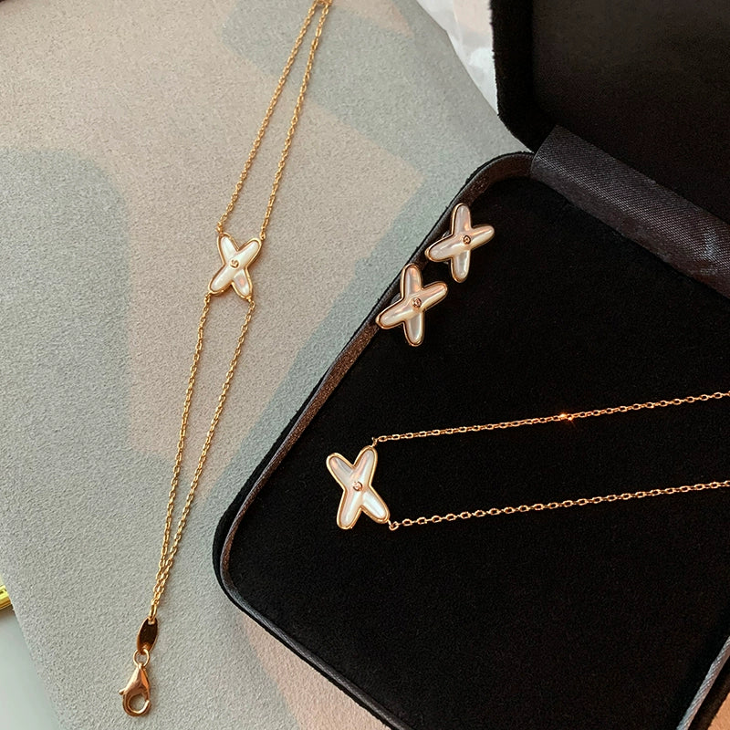 Natural white fritillary necklace women's high-end accessories exquisite light luxury niche rose gold 2025 new collarbone chain neck chain