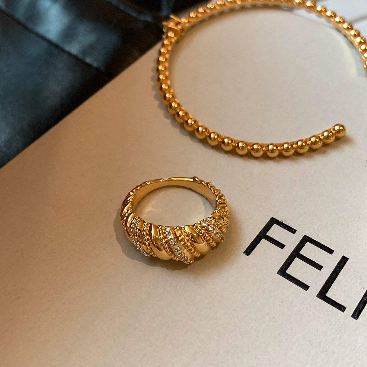 European and American metal horn diamond index finger ring women's fashion personality twist new light luxury niche high-end jewelry