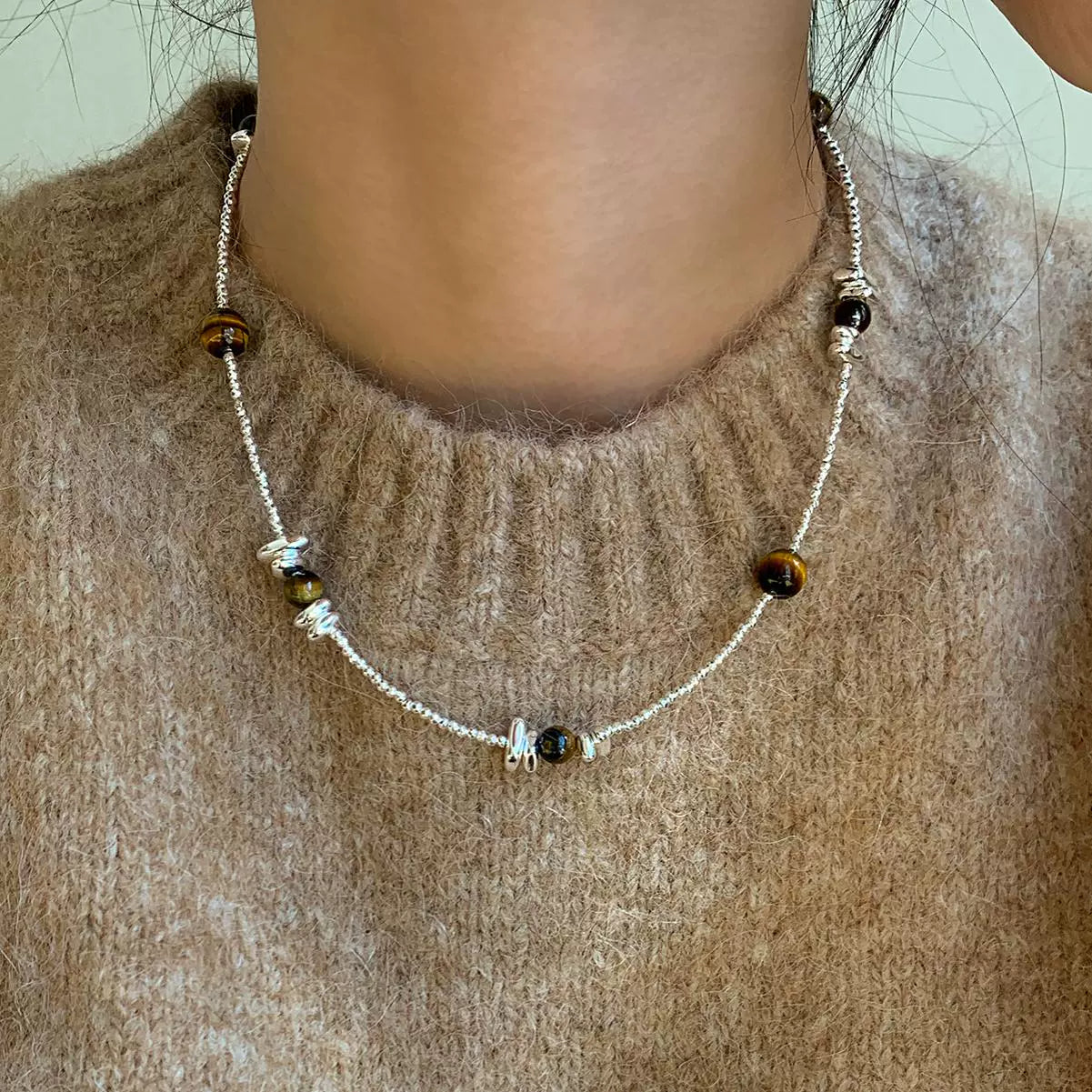 Natural tiger's eye stone pendant gold and silver color matching beaded necklace women's sweater chain accessories 2025 new high-end neck chain