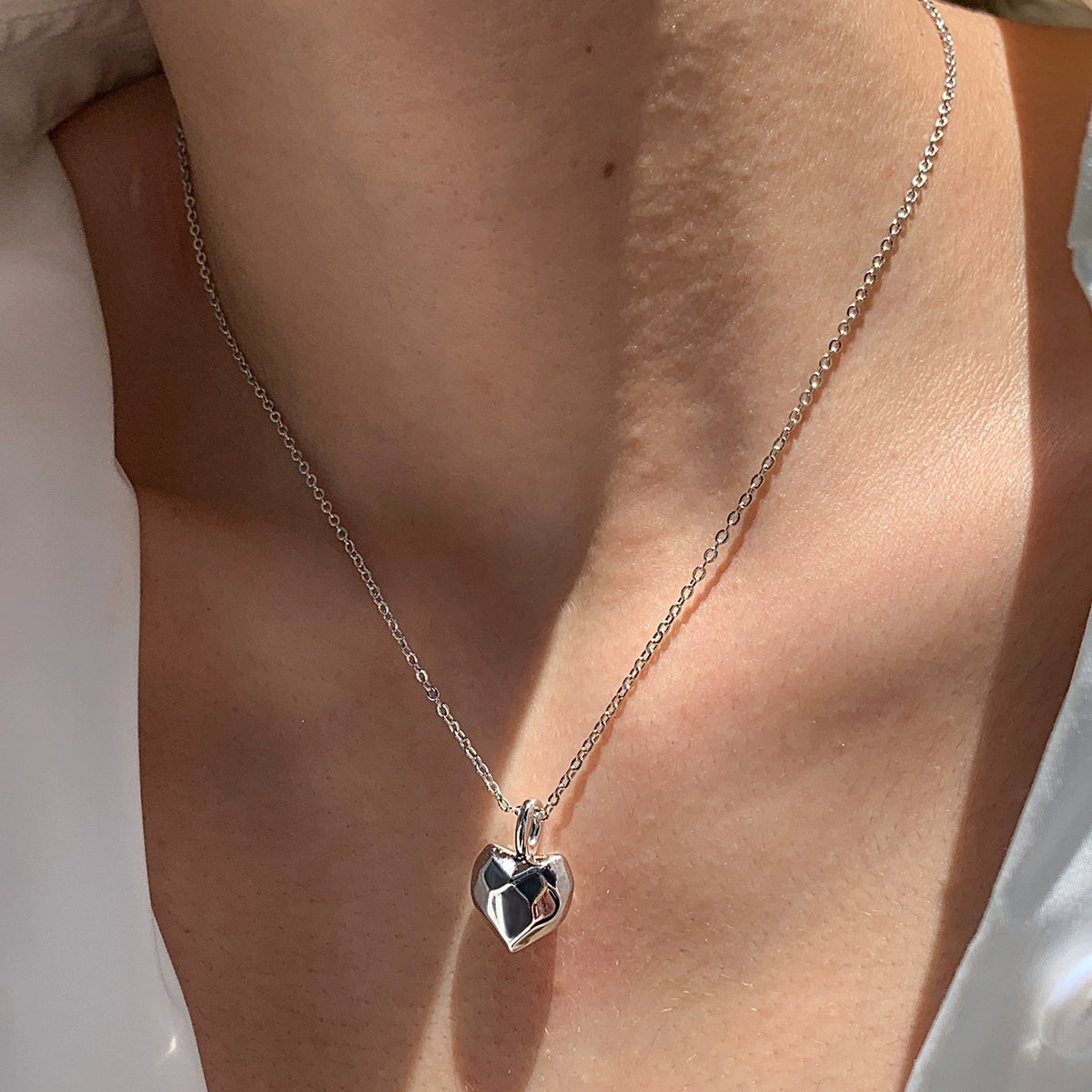 Unique design irregular love pendant necklace women's accessories long summer light luxury niche high-end sweater chain