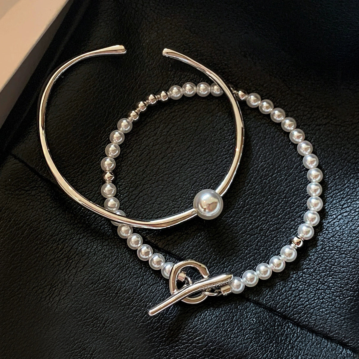 Simple and versatile silver pearl bracelet bracelet women's summer 2025 new double-layer stacked wear light luxury high-end bracelet