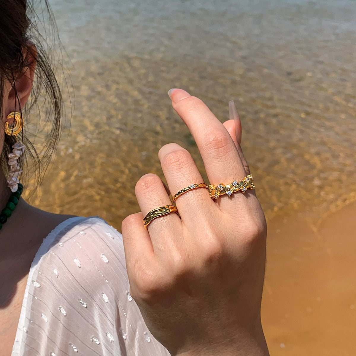 Woven gold diamond-encrusted middle finger index finger open ring women's light luxury niche design fashion personality high sense European and American