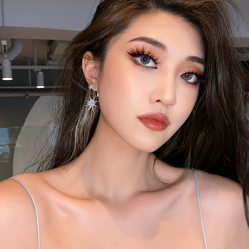 Under the streamer, Gu Xingyan has the same earrings, octagram earrings, women's 2025 new popular niche design earrings.