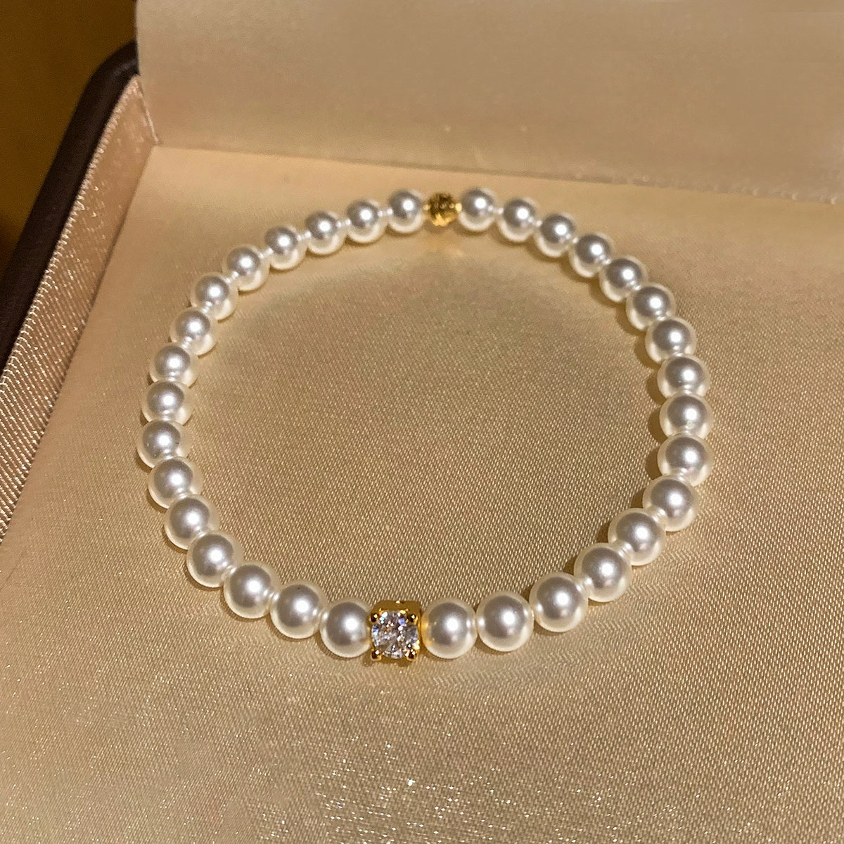 Diamond-encrusted Australian white pearl bracelet girls' light luxury niche exquisite 2025 new popular simple fashion bracelet