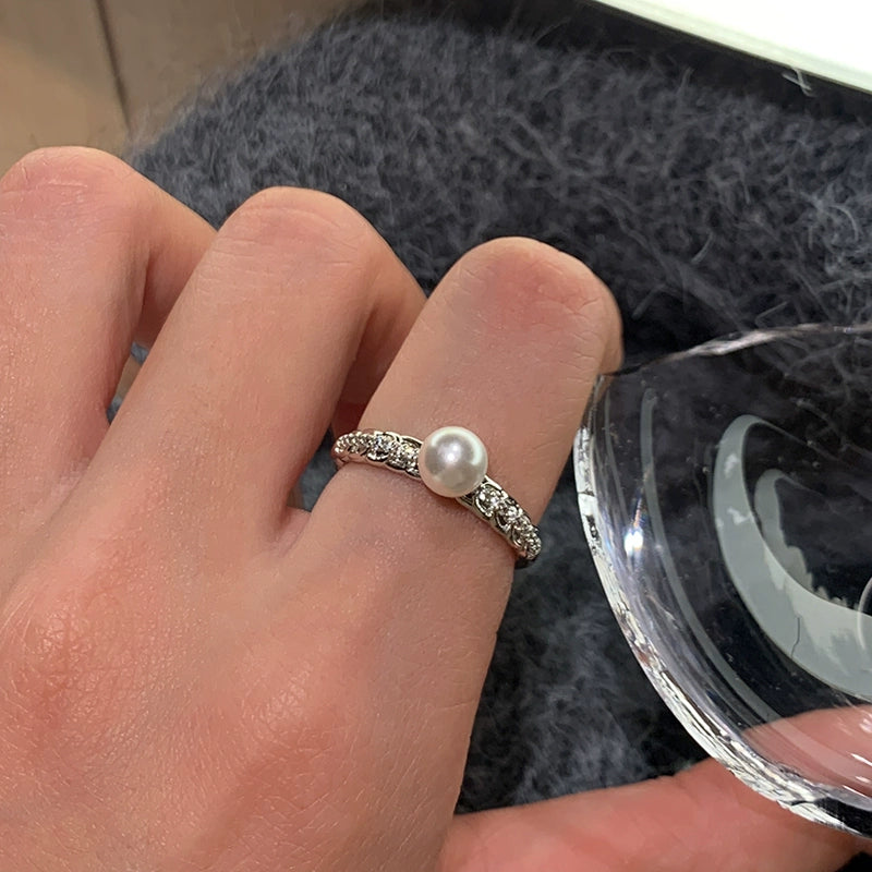 French Australian white gray pearl ring women's opening adjustable 2025 new high-end niche exquisite index finger middle finger