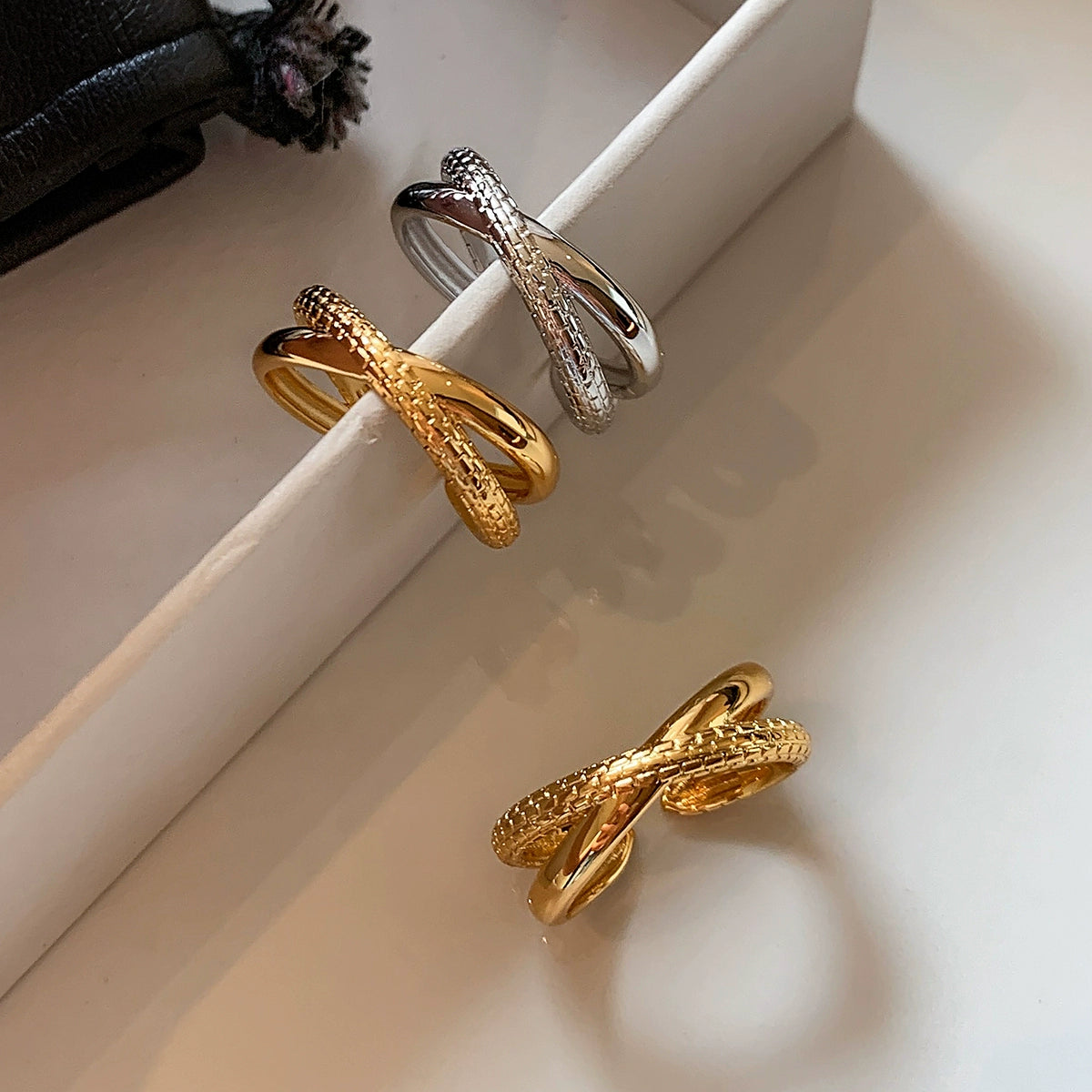 Unique twist pattern metal cross opening ring, female middle finger index finger adjustable light luxury niche design does not fade