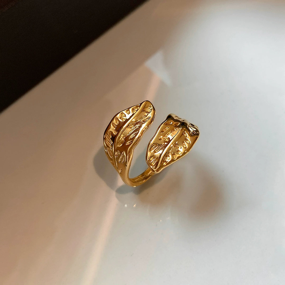 European and American metal leaf opening adjustable middle finger index finger ring women's light luxury niche design high-end hand jewelry