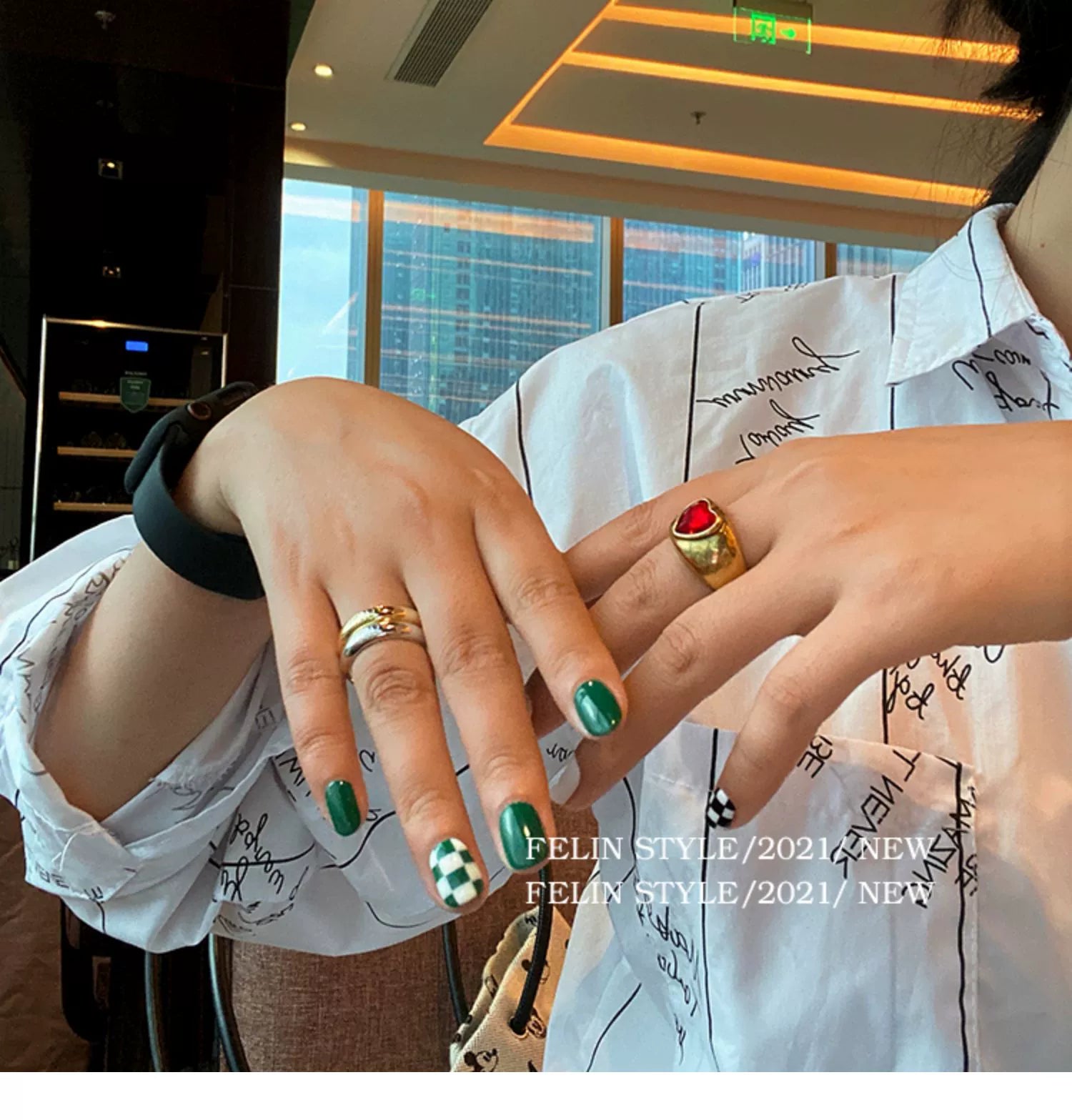 European and American ins retro old and exaggerated unique ruby ring women's fashion personality love bronze peach heart ring