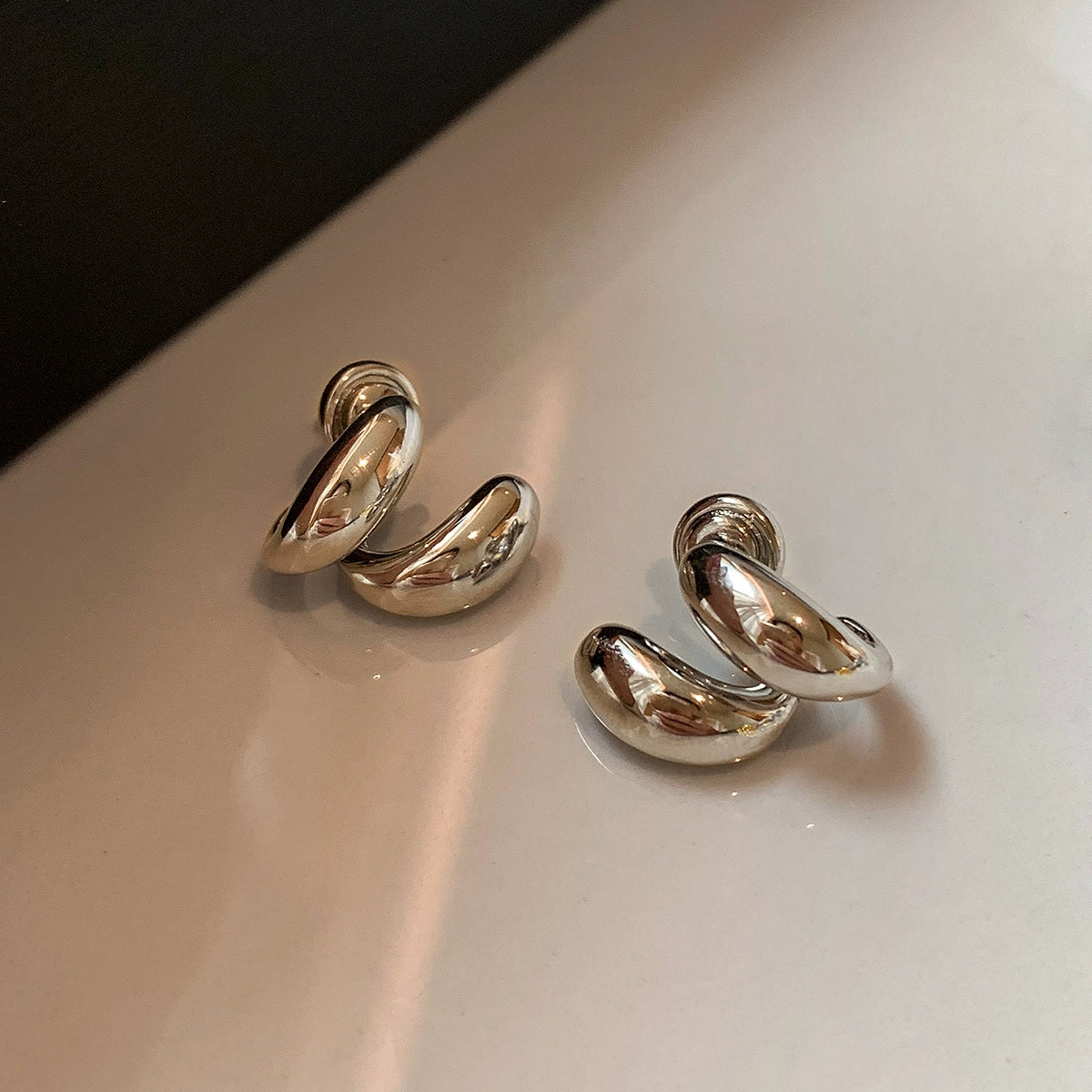 22K gold and silver simple metal water drop beanie stud earrings women's light luxury niche fashion high-end earrings ear jewelry