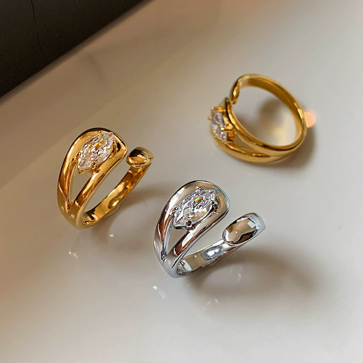 European and American exaggerated personality diamond-encrusted zircon index finger open ring women's light luxury high-end sense gold and silver do not fade and can be adjusted