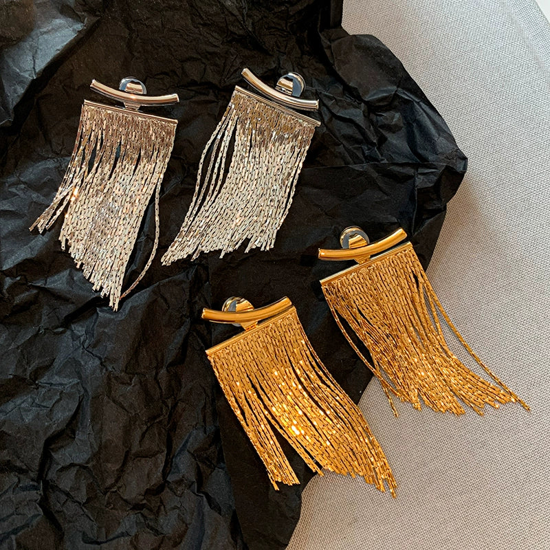 Smile Waterfall long fringed earrings for women show a small face, light luxury, niche high-end sense, unique high-end stud earrings and ear jewelry