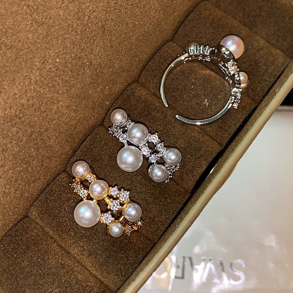 Pearl-set diamond open ring, women's adjustable light luxury niche design, high sense 2025 new middle finger ring