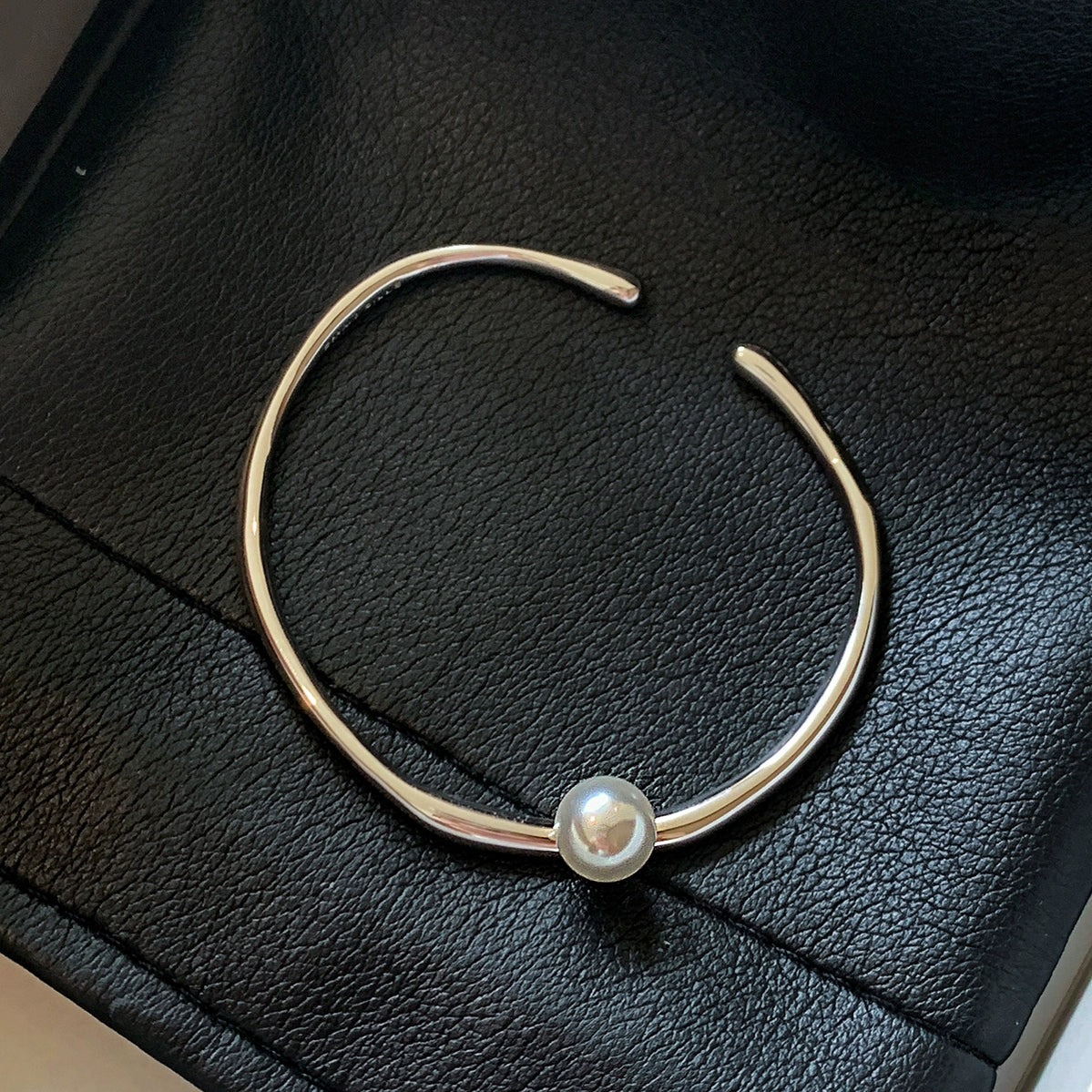 Simple and versatile silver pearl bracelet bracelet women's summer 2025 new double-layer stacked wear light luxury high-end bracelet