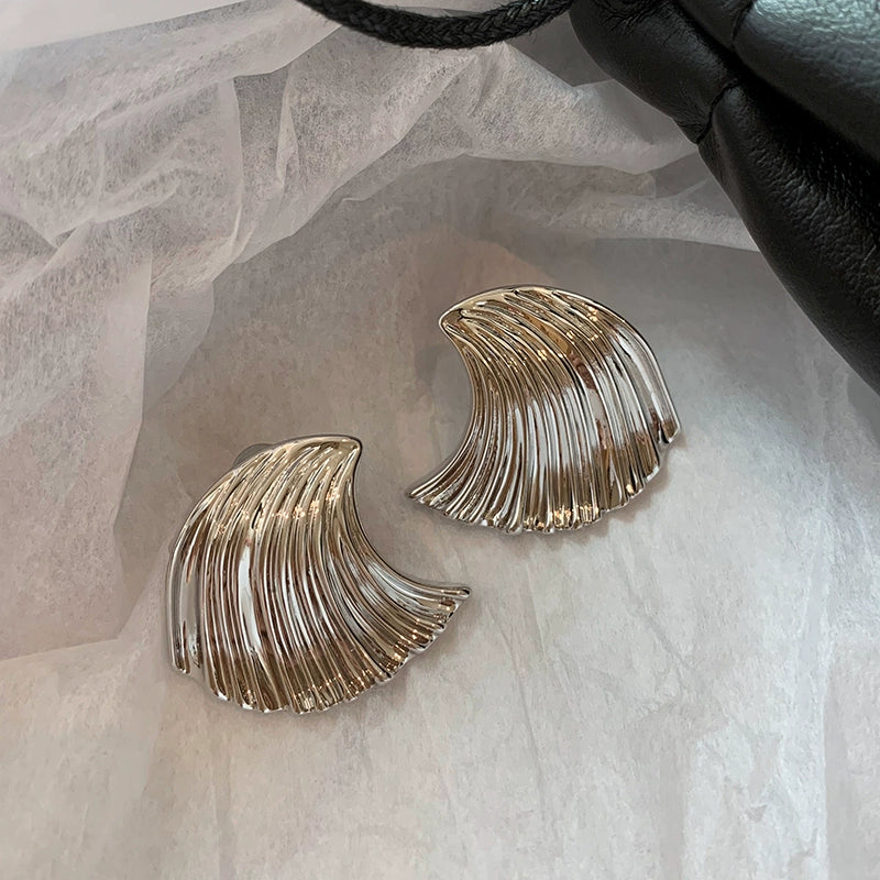 European and American retro gold and silver wave big stud earrings women's light luxury niche unique temperament design sense high-end earrings earrings