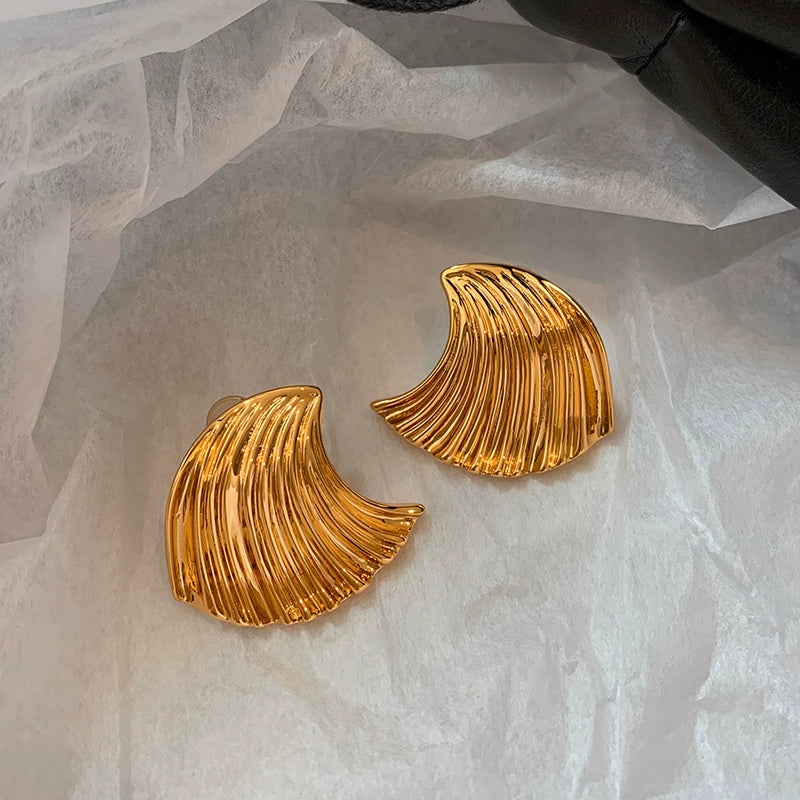 European and American retro gold and silver wave big stud earrings women's light luxury niche unique temperament design sense high-end earrings earrings