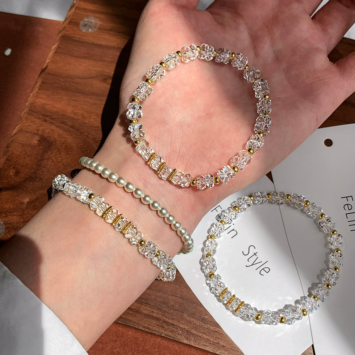 White crystal bracelet women's light luxury niche exquisite fashion 2025 new popular super fire high-end bracelet jewelry