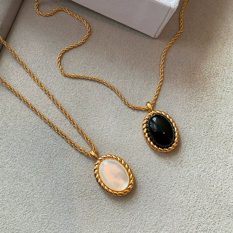 Retro black agate natural white fritillary necklace women's high-end accessories light luxury niche