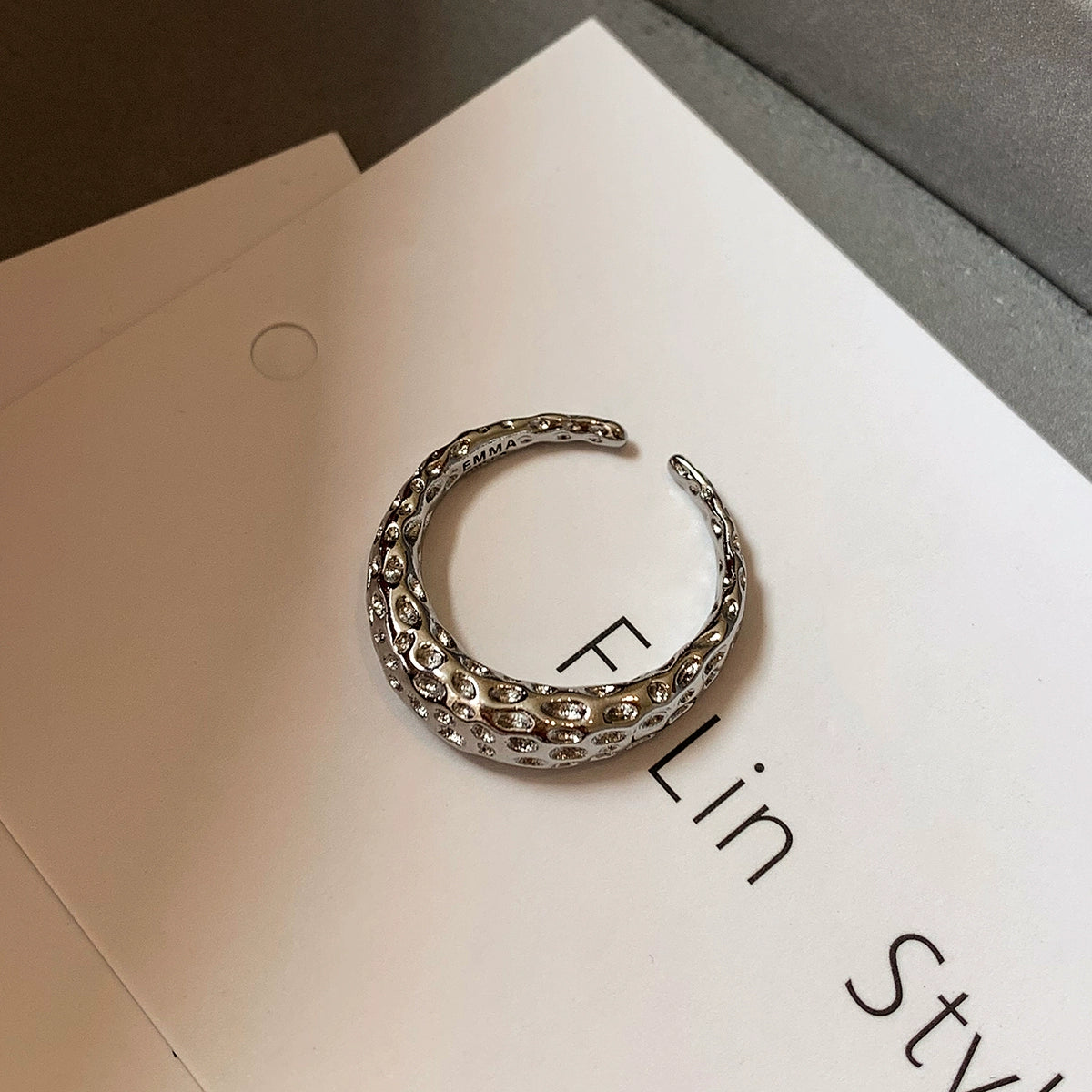 Volcanic rock beauty exaggerated personality metal does not fade adjustable opening index finger ring women's light luxury niche high sense