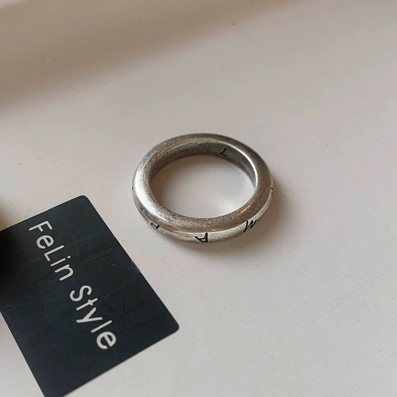 Retro old letter index finger ring women's fashion personality light luxury niche design high sense medieval 2025 new