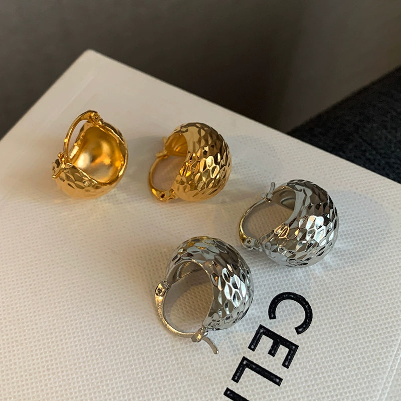 European and American unique metal ball hollow earrings women's niche design sense advanced frigid wind exaggerated personalized earrings