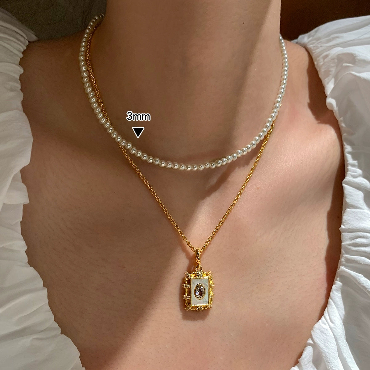 Natural white fritillary necklace women's accessories light luxury niche high sense suitable for summer European and American retro medieval collarbone chain