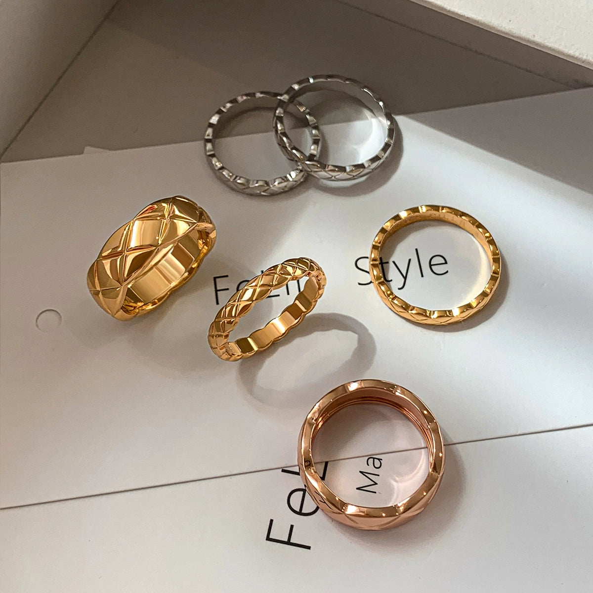 Non-fading metal small fragrant wind rose gold silver rhombus pattern plain ring index finger middle finger ring women's light luxury high-end sense