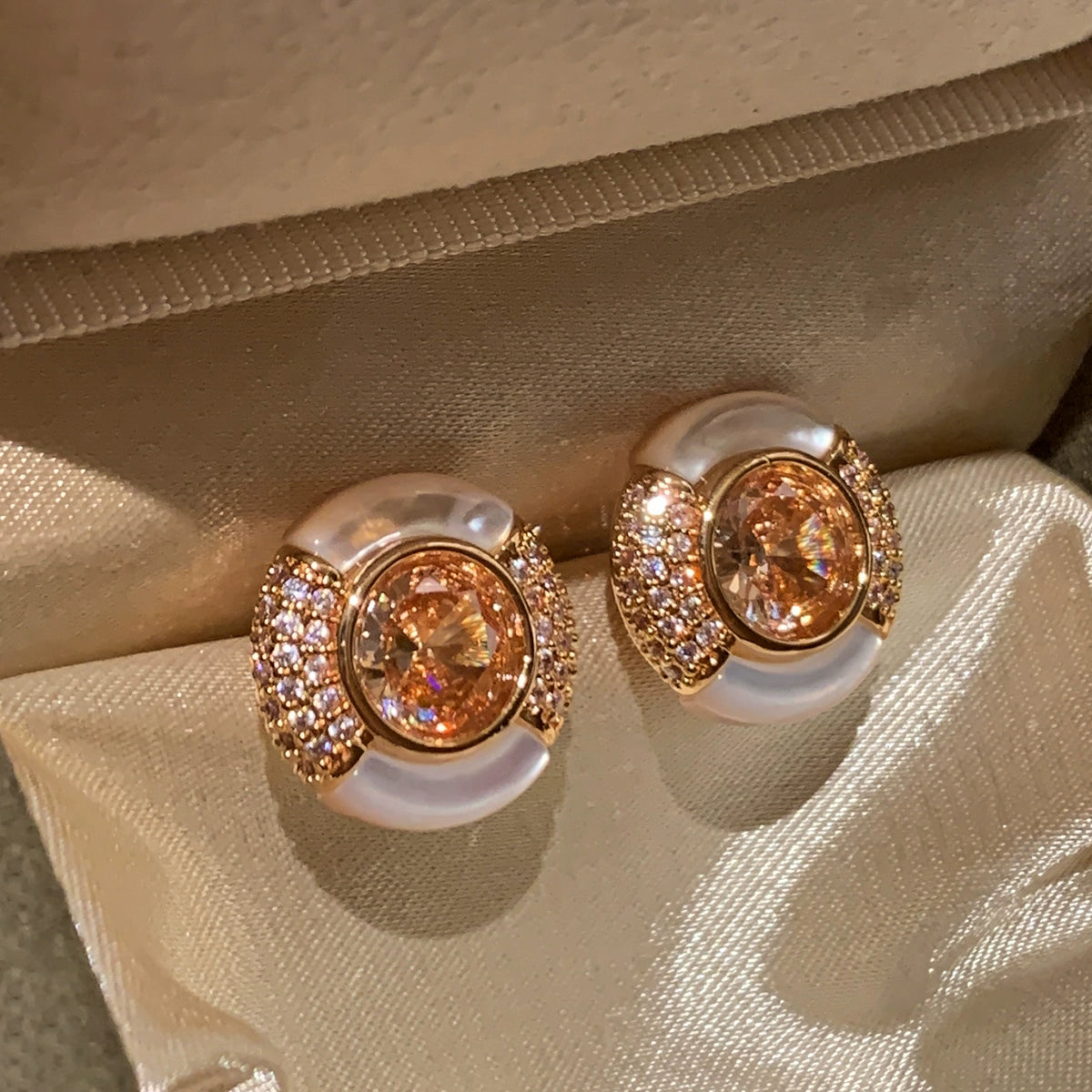 Exquisite natural fritillary zircon stud earrings women's light luxury high-end sense niche unique beautiful earrings earrings