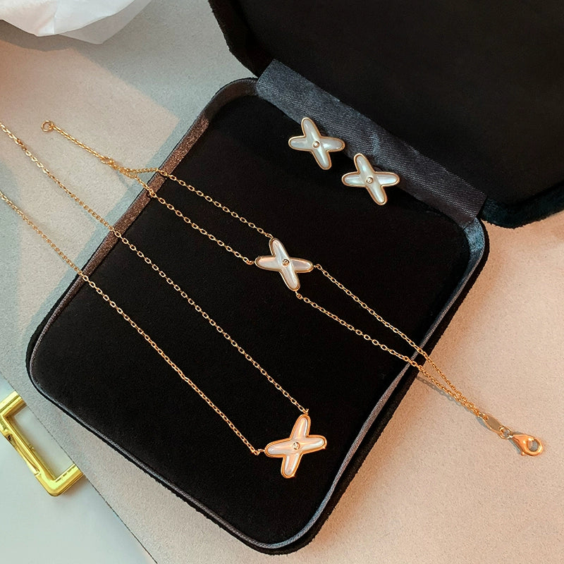 Natural white fritillary necklace women's high-end accessories exquisite light luxury niche rose gold 2025 new collarbone chain neck chain