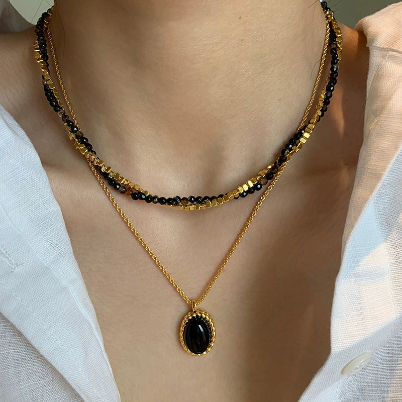 Retro black agate natural white fritillary necklace women's high-end accessories light luxury niche