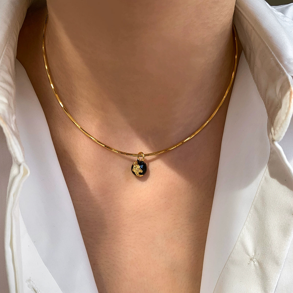 European and American minimalist gold and silver pigment chain snake bone necklace women's accessories light luxury high-end double-layer stacked collarbone chain neck chain