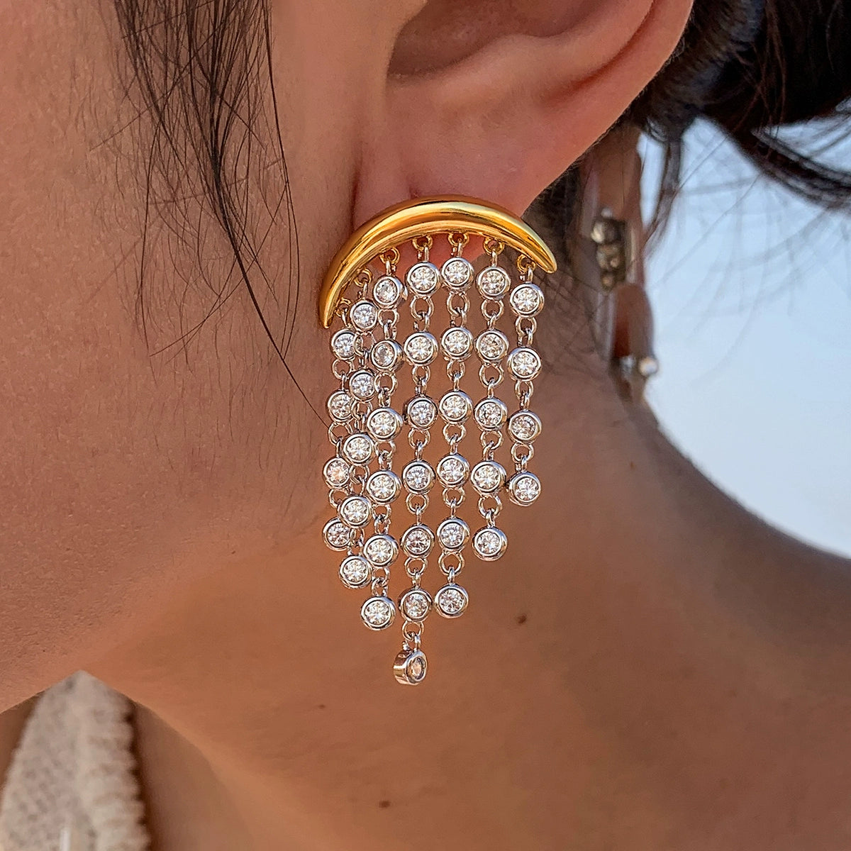 Flash! Long zircon diamond fringed earrings for women's summer square and round face, small light luxury high-end earrings.