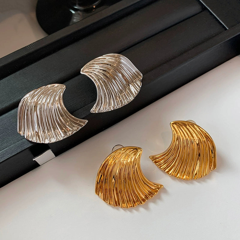 European and American retro gold and silver wave big stud earrings women's light luxury niche unique temperament design sense high-end earrings earrings