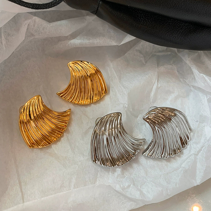 European and American retro gold and silver wave big stud earrings women's light luxury niche unique temperament design sense high-end earrings earrings