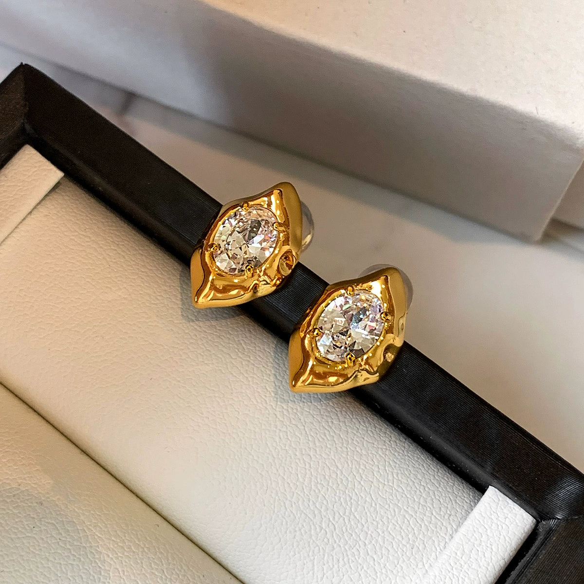 Super flash! Fire color horse eye diamond zircon stud earrings women 2025 new European and American light luxury high-end unique earrings earrings