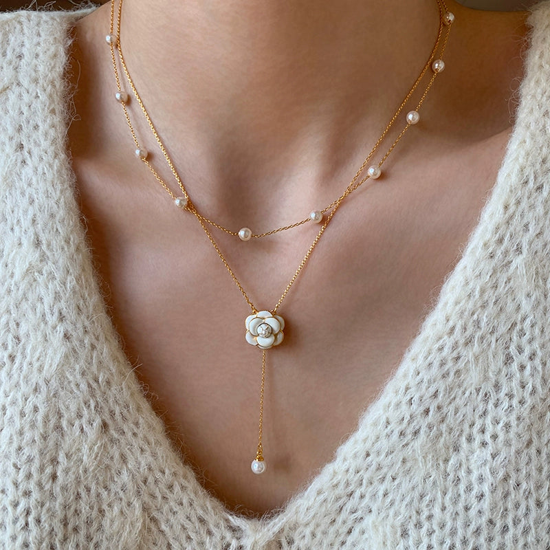 Xiaoxiangfeng retro double-layer stacked camellia pearl necklace women's high-end light luxury niche 2025 new sweater chain