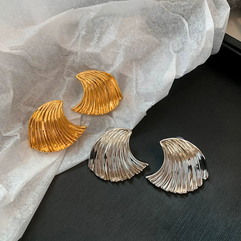 European and American retro gold and silver wave big stud earrings women's light luxury niche unique temperament design sense high-end earrings earrings