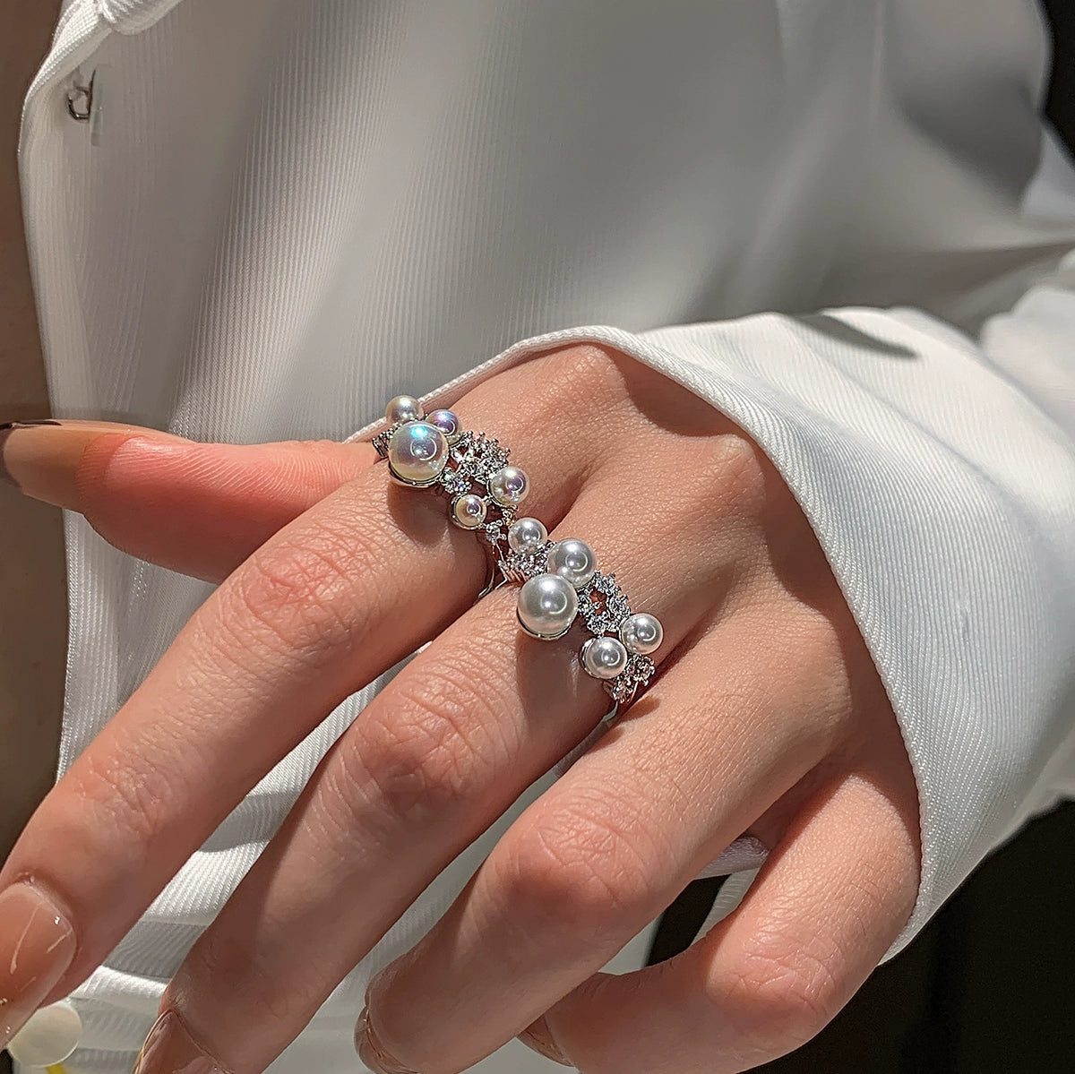 Pearl-set diamond open ring, women's adjustable light luxury niche design, high sense 2025 new middle finger ring