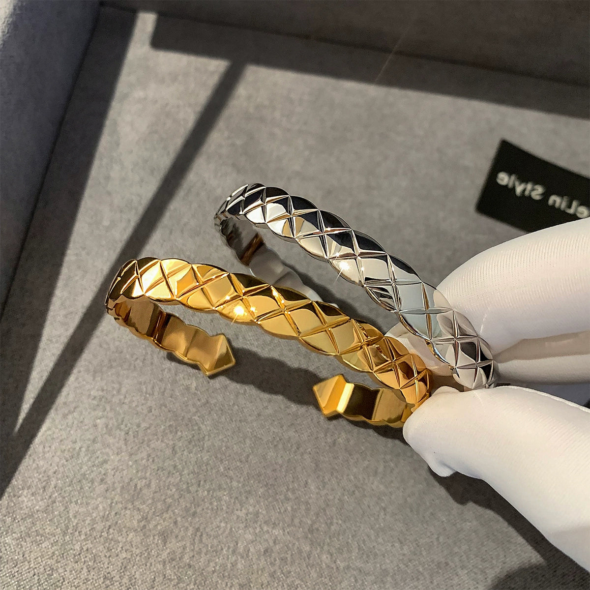 European and American Heavy Industry Xiaoxiangfeng Rose Gold Rhombus Bracelet Women's Opening Adjustable Light Luxury Premium Metal Bracelet