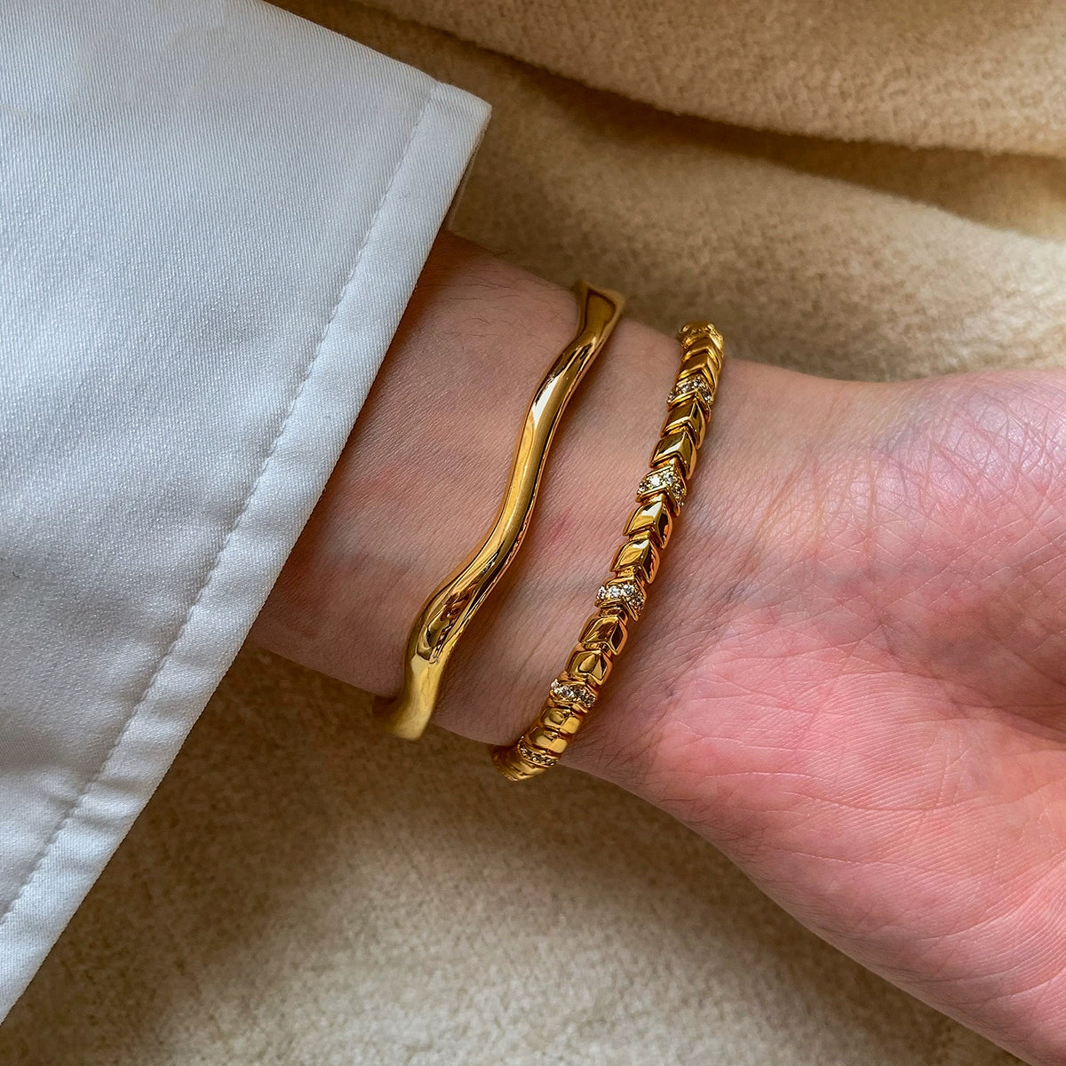 European and American minimalist gold opening adjustable bracelet women's light luxury exquisite fashion 2025 new temperament bracelet jewelry