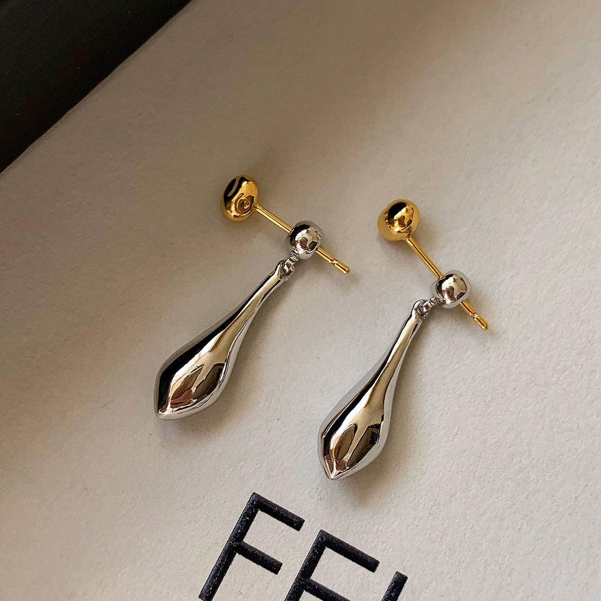 925 Silver Needle Gold Silver Water Drop Earrings Women's Face Small Light Luxury Premium 2025 New Metal Earrings Earrings